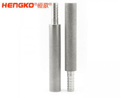 不銹鋼粉末燒結(jié)曝氣頭擴(kuò)散器孔隙率高流通速度快，用于臭氧發(fā)生器